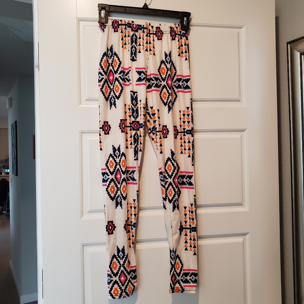 Buttery Soft, Super Stretchy Geometric Pattern Cute Like New Legging